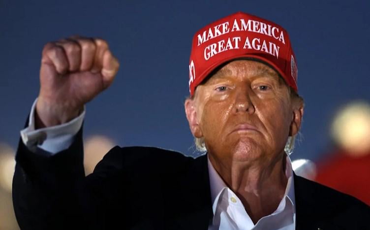 Je Donald Trump Diktator?