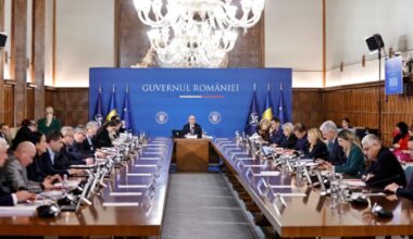 Topul vizibilității miniştrilor. Diana Buzoianu urcă pe locul 2, iar Radu Marinescu pe 6. Capul listei rămâne neschimbat