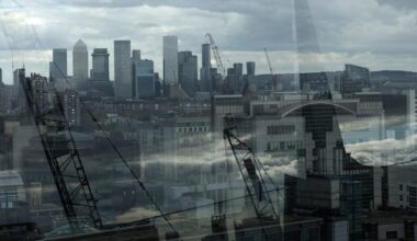 UK employers see 2026 pay rises in 3%-3.5% range, survey shows