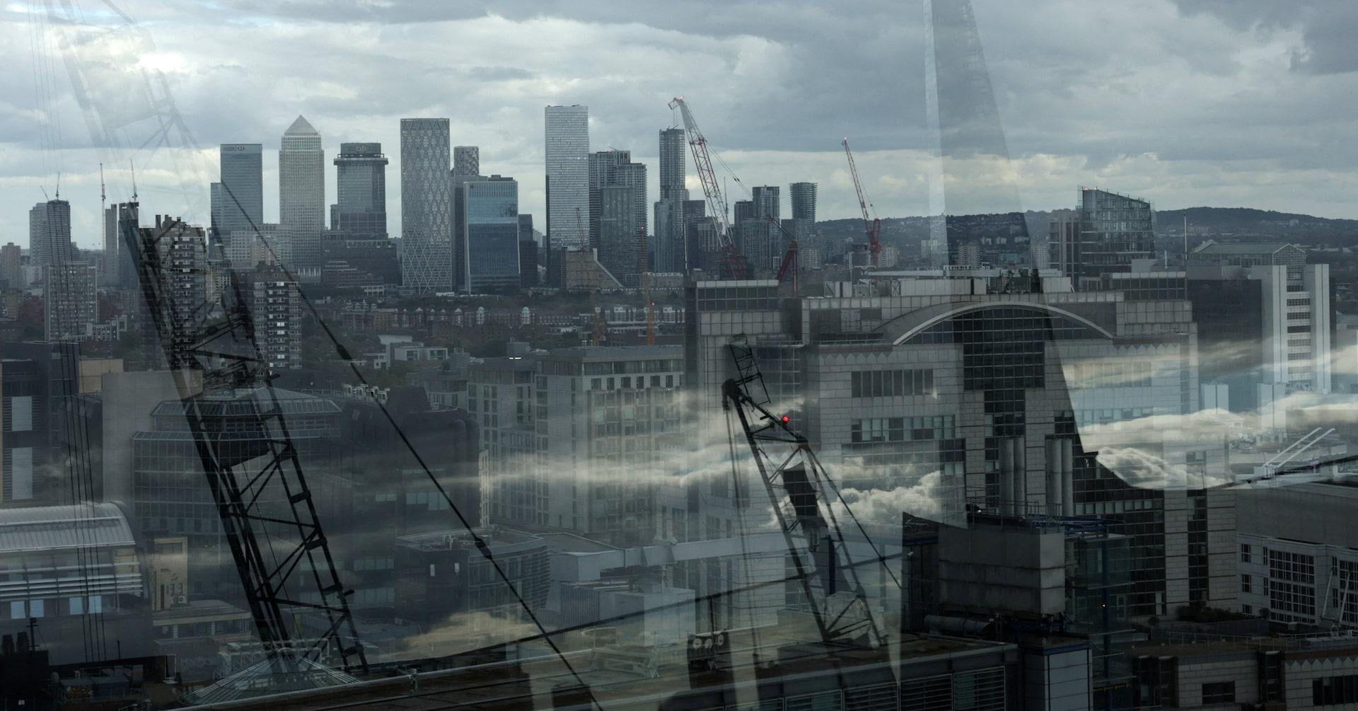 UK employers see 2026 pay rises in 3%-3.5% range, survey shows