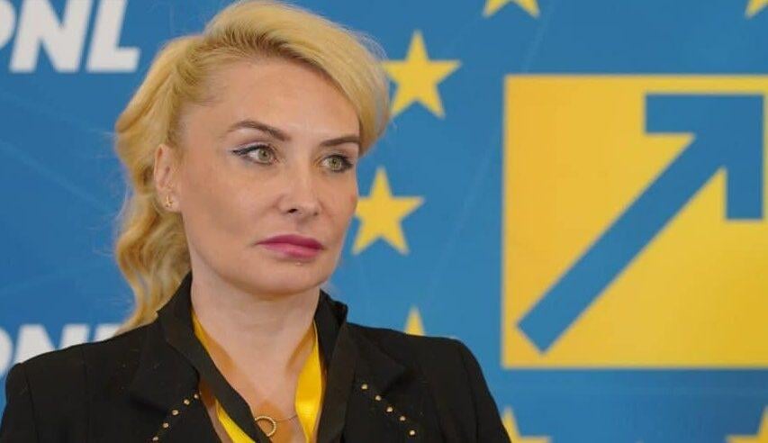 SURSE Avocata Adriana Georgescu, prinsă în flagrant când primea 60.000 de euro, este internată la Spitalul Universitar / Ar fi căzut în camera de arest