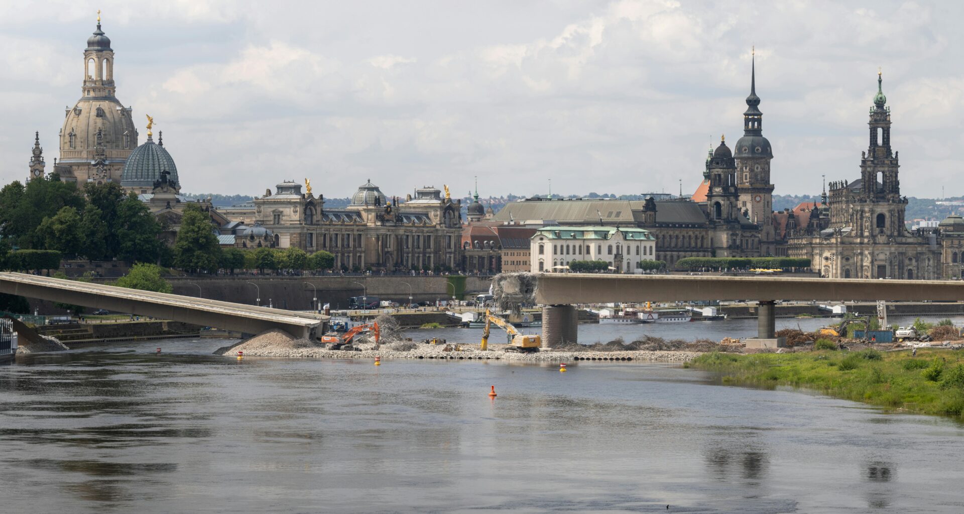 Still miss this Bridge in Dresden