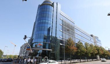 ArcelorMittal envisages the relocation of a third of its workforce to Luxembourg