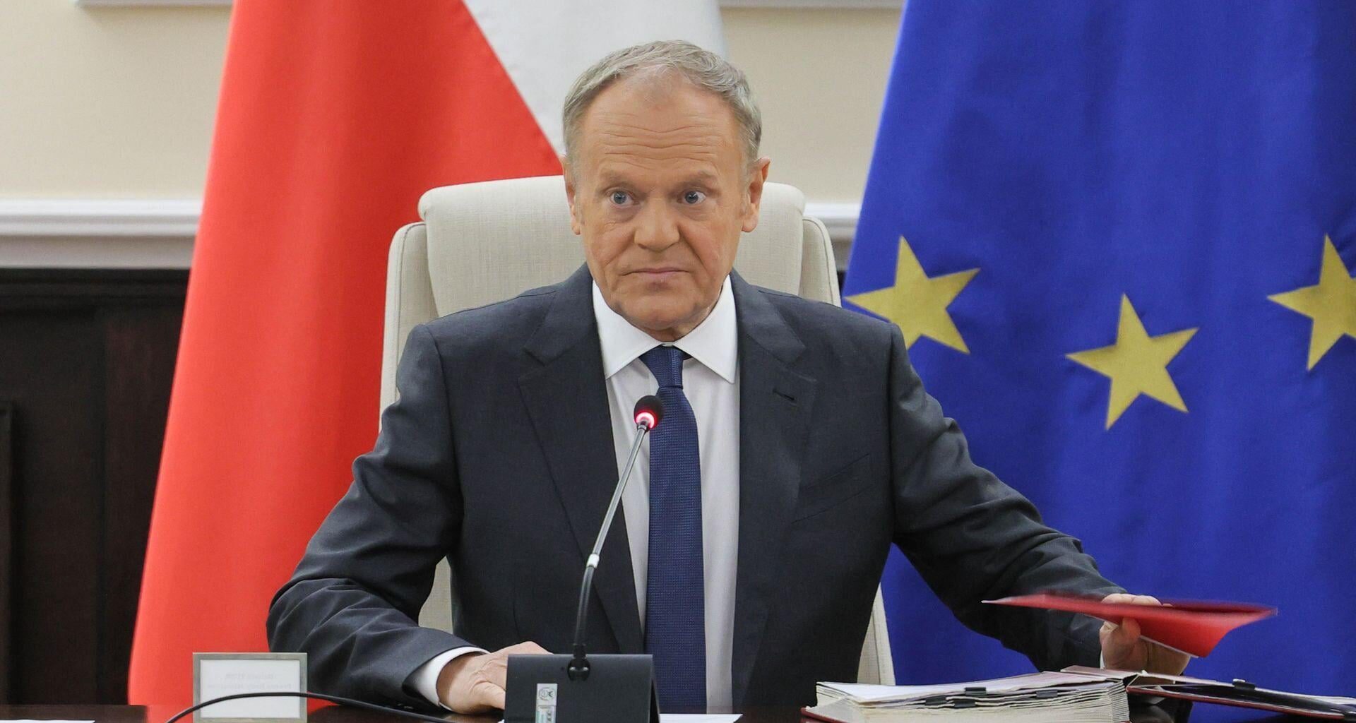 Donald Tusk zapewnił o pełnej determinacji w wyjaśnianiu polskich wątków w "szatańskim kręgu" Epsteina.