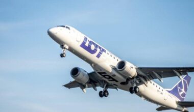 „O anomalie”. Un avion a zburat de la Oradea la Varșovia cu doar doi pasageri, dar cu echipajul complet