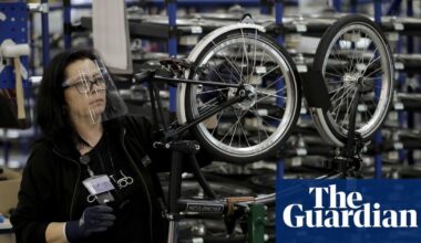 UK manufacturing growth accelerates as export orders rise