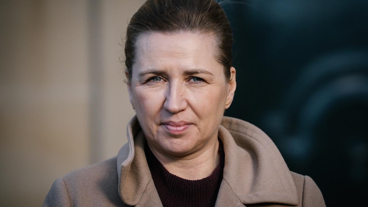 Mette Frederiksen foreslår klasseloft på 14 elever i de mindste klasser - Fra 2028 skal 0.- til 3. klasse maksimalt have 14 elever per klasse, foreslår Socialdemokratiet.