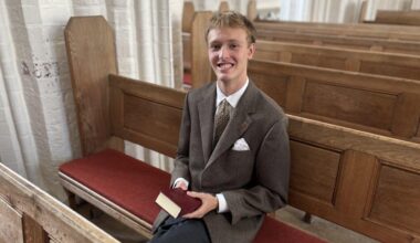 Unge søger mening i kirken – 19-årig var ateist, nu er han fast kirkegænger