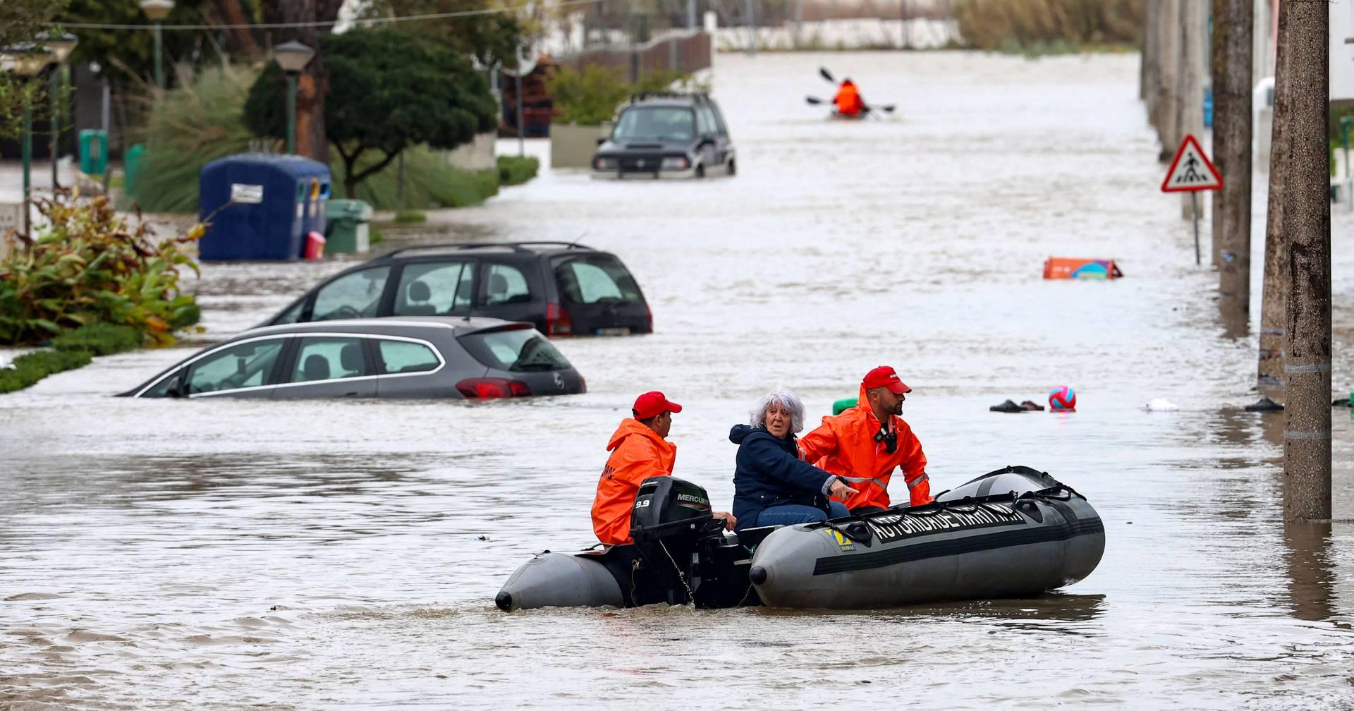 Tempestade Kristin: Bruxelas aconselha Portugal a usar fundo de solidariedade