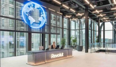 EXCLUSIV Premieră în sistemul bancar. Revolut a ajuns pe primul loc, peste Banca Transilvania. Se apropie de 5 milioane de utilizatori - Economica.net