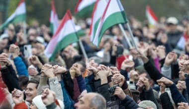 A Tisza Párt szerint NAV- és munkaügyi razziákat kaptak a nyakukba a párt támogatói Hatvanban