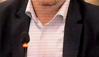 Vitézy felmossa a padlót Gulyás Gergely Kristóffal