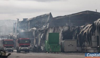 Σταμάτησαν οι έρευνες στο εργοστάσιο 'Βιολάντα' υπό το φόβο νέας έκρηξης