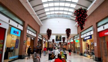 Revoluție la AFI Cotroceni. Fumatul de țigări electronice și dispozitive de vapat este de-acum interzis în incinta mall-ului