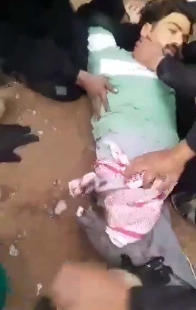 PKK/YPG/SDG, Haseke'nin Khashman Mahallesinde Suriye güvenlik güçlerinin karşılamak isteyen sivillere ateş açtı.