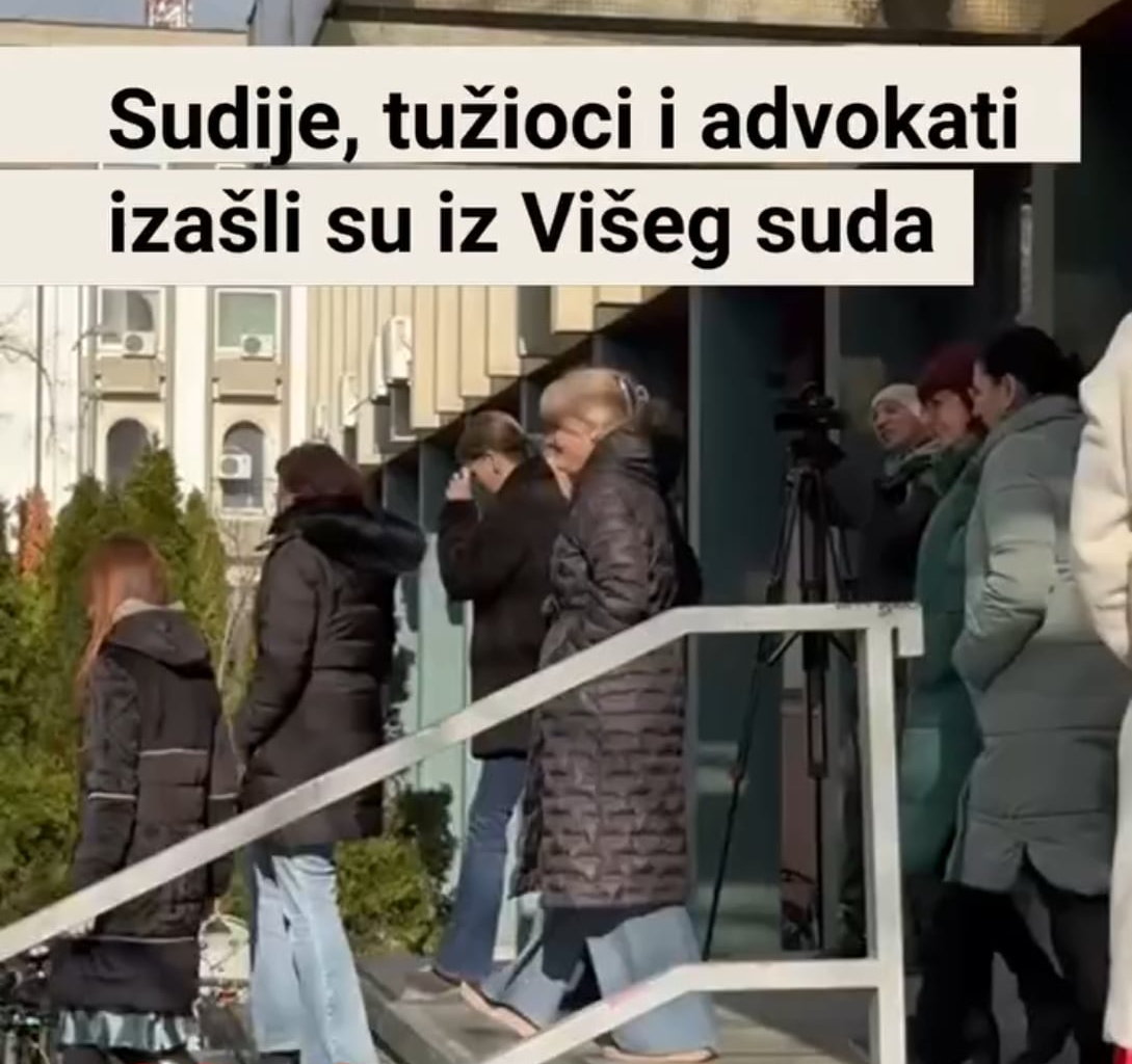 Novosadski tužioci, sudije i advokati protestuju danas ispred zgrade suda