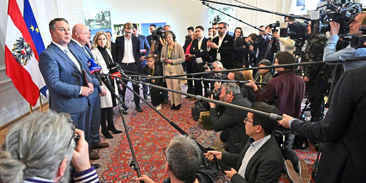 Fast 500 Menschen machen in Österreichs Regierungsstellen Öffentlichkeitsarbeit - Medien