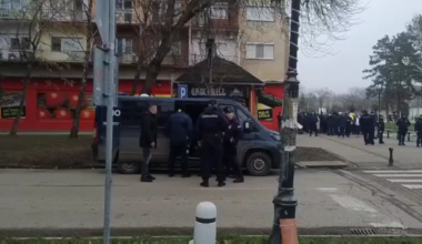 Rasprava sa ćaci policijom nakon incidenta u Kuli