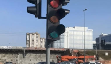 Semafor na NBG bi da prošeta malo...