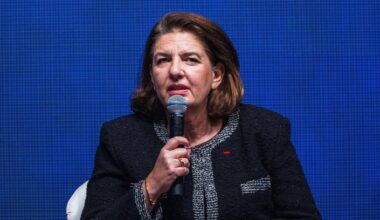 Financial Times: Europe’s largest asset manager Amundi is reducing its exposure to US dollar assets and turning to European and emerging markets.