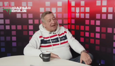 Bayer az "én egy szatyor fing vagyok" sztori után se tanulta meg, hogy nem jó ötlet E/1-ben visszamondani, amivel vádolják/gúnyolják az embert