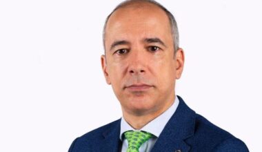 Economist: În România nu e o infracţiune să devalizezi finanţele ţării şi să minţi ca o gazetă sovietică în legătură cu banii disponibili