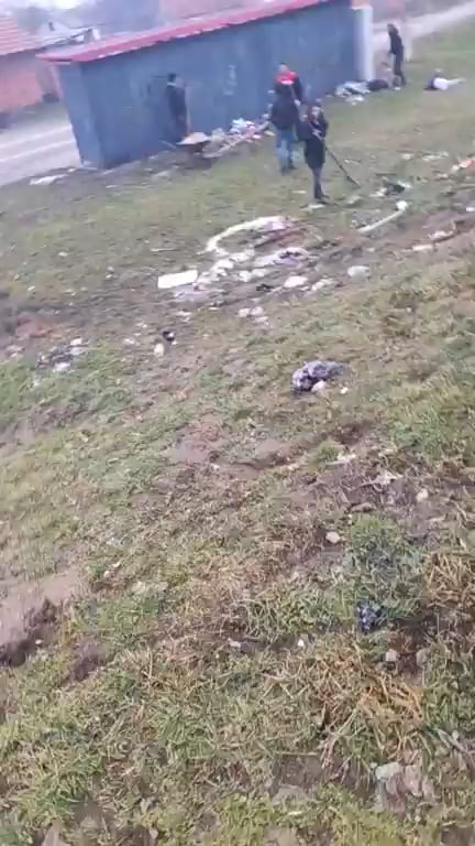 Mještani Paraga (najveće romsko naselje u hr) sami rješavaju problem smeća u naselju