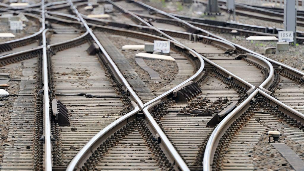 Al dagen minder treinen tussen Amsterdam en Utrecht door kapotte wissels