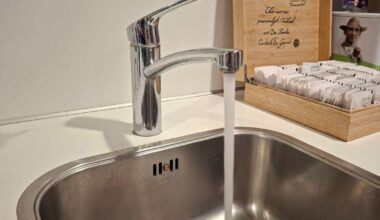 Jongeren wantrouwen kraanwater, waterbedrijven slaan alarm