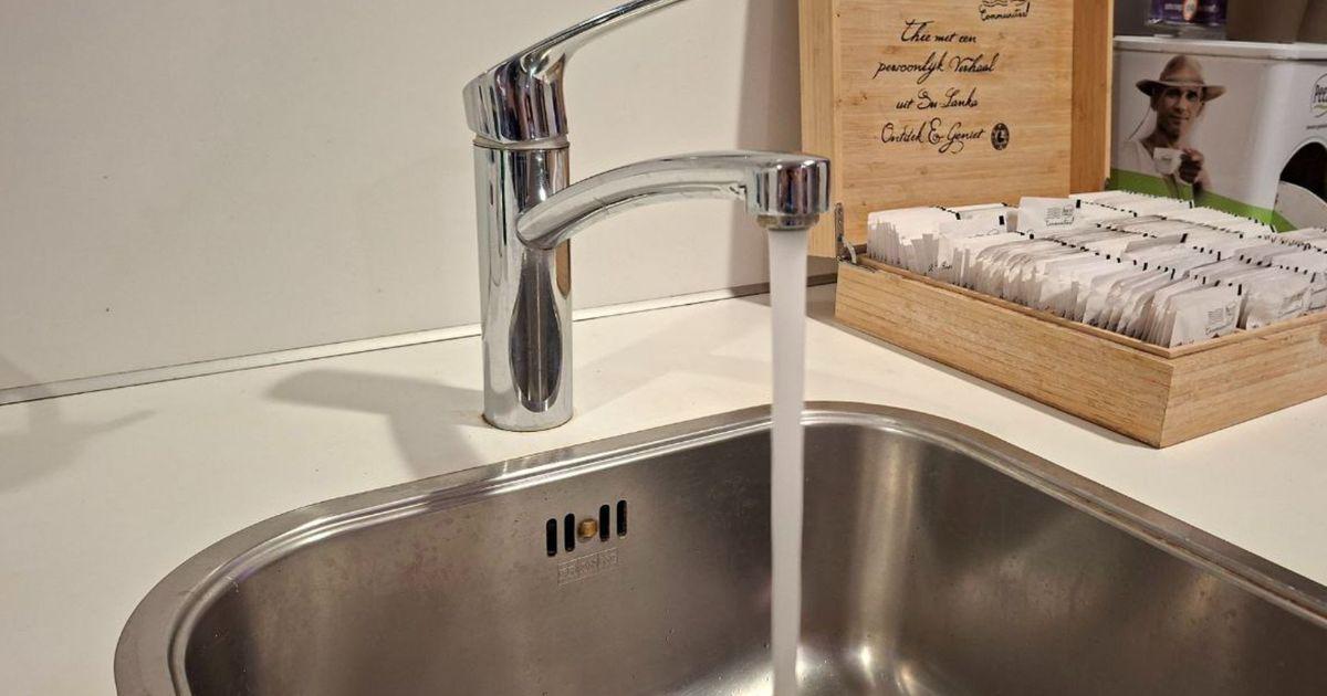Jongeren wantrouwen kraanwater, waterbedrijven slaan alarm