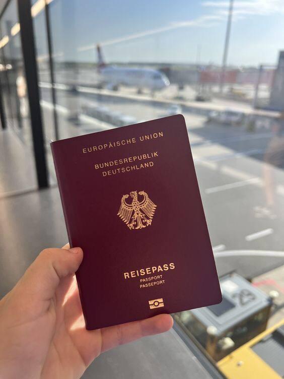 From Ukrainian citizen to German passport holder — today was the day.