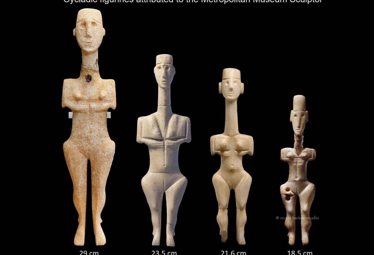 4 Μαρμάρινα Κυκλαδικά γυναικεία ειδώλια τύπου Πλαστηρά.
αποδίδονται στον Γλύπτη του Metropolitan Museum (από την Pat Getz-Gentle).
Πρωτοκυκλαδική I περίοδος, περ. 3200 – 2800 π.Χ. (1500x1110)