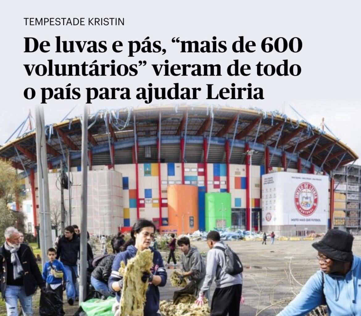 Centenas de voluntários estão a ajudar na limpeza dos destroços. Lembrem-se que independentemente da cor política, no fim, o que importa é a úniao. Palmas a estes heróis!
