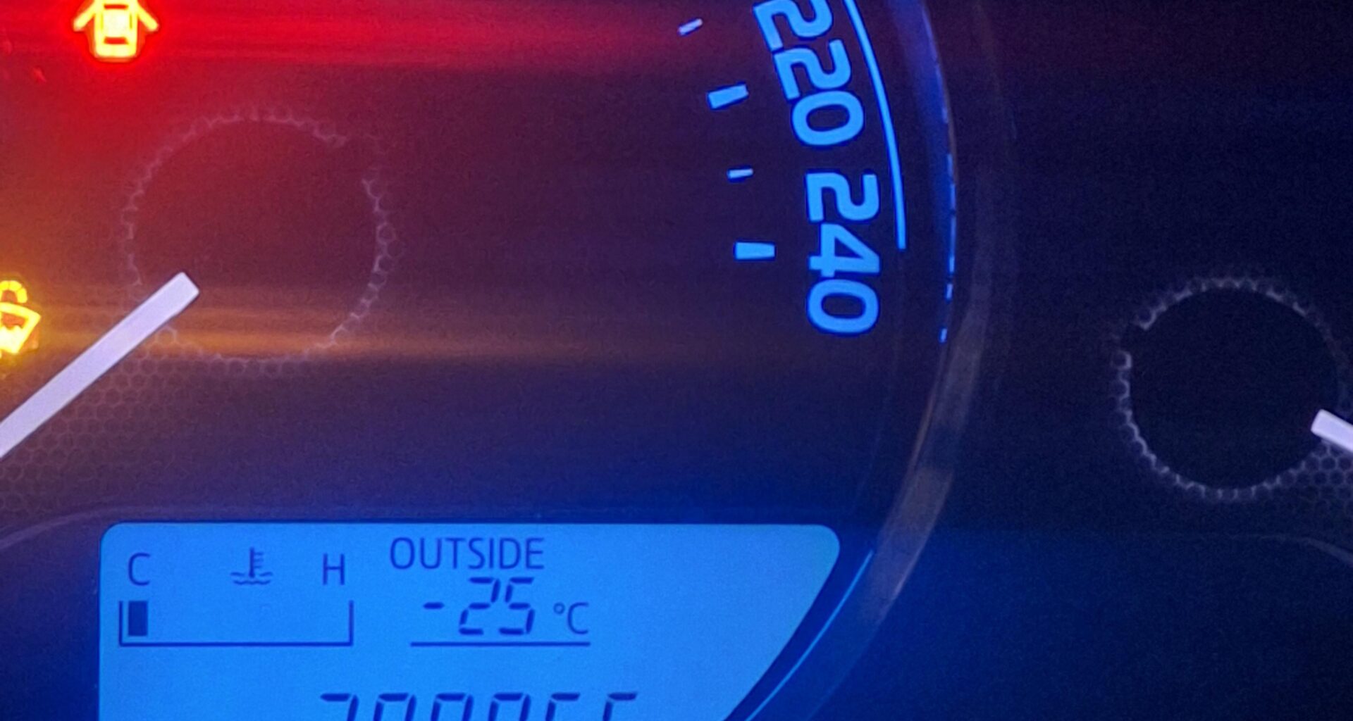 6:30 Dyzeliukas užsikūrė.