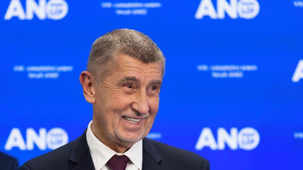 Babišův „slepý“ fond: jeho rodina ovládne Agrofert hned, jak skončí ve vládě