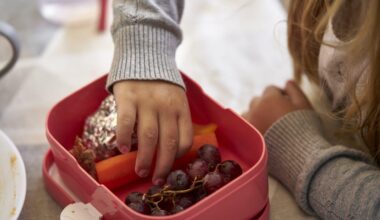Far fik nok, da hans datter måtte spise alene i frostvejr