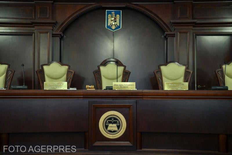 UPDATE CCR resimte scrisoarea Guvernului drept „presiune” inutilă. Scenariile pentru 11 februarie duc către noi blocaje ale legii