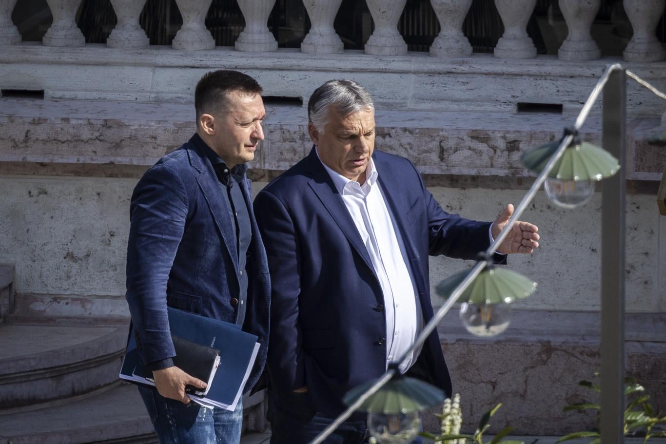 Orbán és Rogán, a két nagy nevettető idén is előadta a szokásos vagyonnyilatkozatos magánszámát