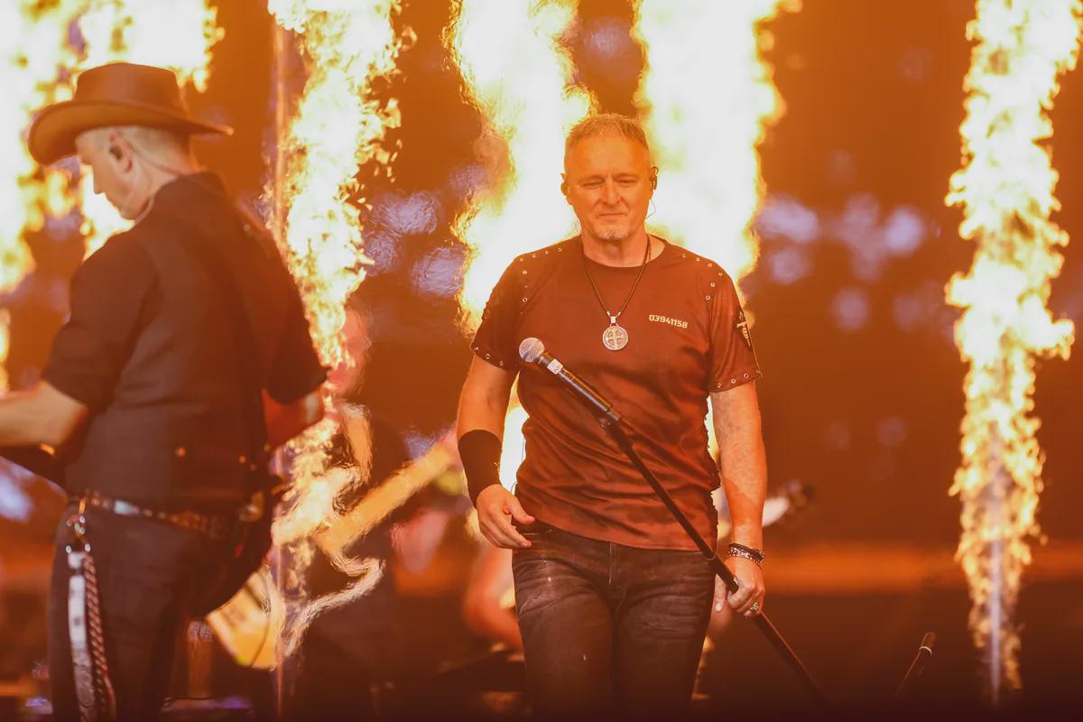 Glavna tema na Hrvaškem spet Thompson, tokrat zaradi rokometašev. Kaos je iz ure v uro večji