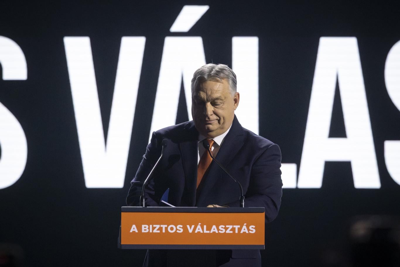 444 PW: “Egyértelmű, de apadó Tisza-előnyt mutat a kormány egy belső felhasználásra készült közvélemény-kutatása – tudtuk meg egymástól független forrásokból a múlt héten.”