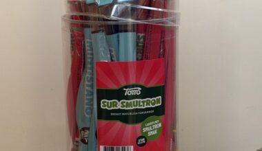 Köpte ny onödigt dyr dator från Inet, fick ingen pingvinstång. Mailade dem om min hjärtesorg. Deras svar: ”we got u”!