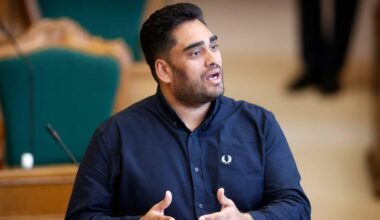 Sikandar raser: Politiske modstandere orienteret om bopælssag