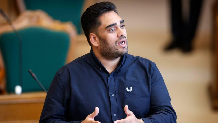 Sikandar raser: Politiske modstandere orienteret om bopælssag