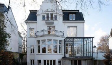 How the hell is this $25 million??