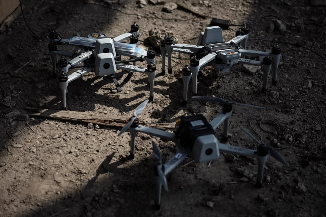 @williamrknecht.bsky.social on Bluesky (GIFTED, SHAREABLE) Read all about Ukraine's AI-guided attack drones.