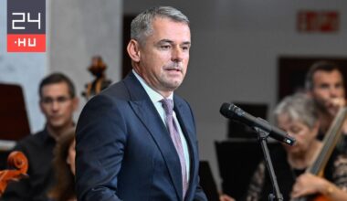 Eltávolította az uniós zászlókat az agrártudományi egyetemről a rektor