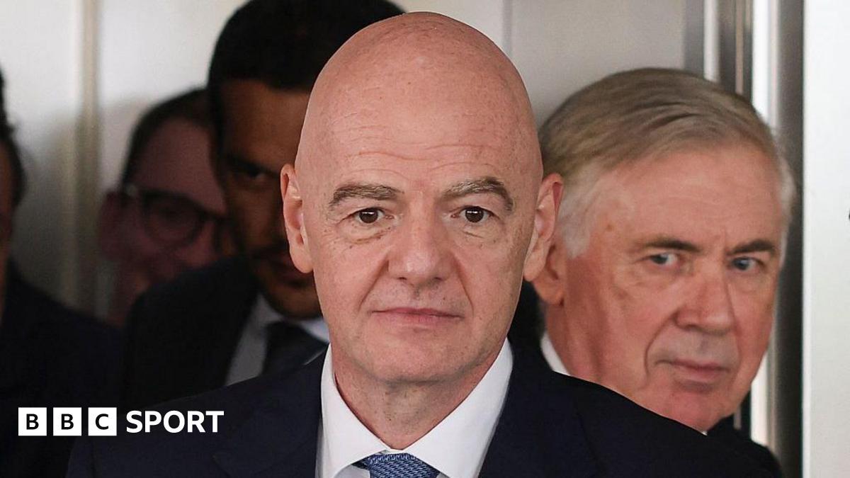 Fifa president apologises for comments about British football fans