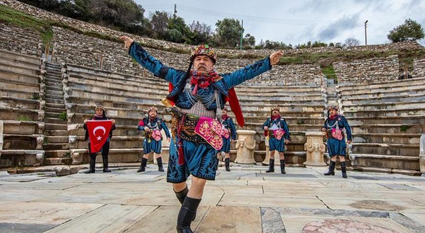 Yunanistan, Yunan kültürünü korumak amaçlı "Zeybekiko" dansı etkinliği düzenleyecek.