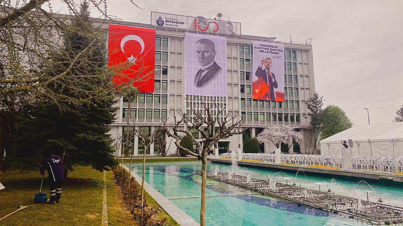 İBB ve Üsküdar Belediyesine yine ve yeniden operasyon: Toplam 19 kişi gözaltına alındı