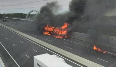 un semi-remorque est en feu sur l'autoroute A9